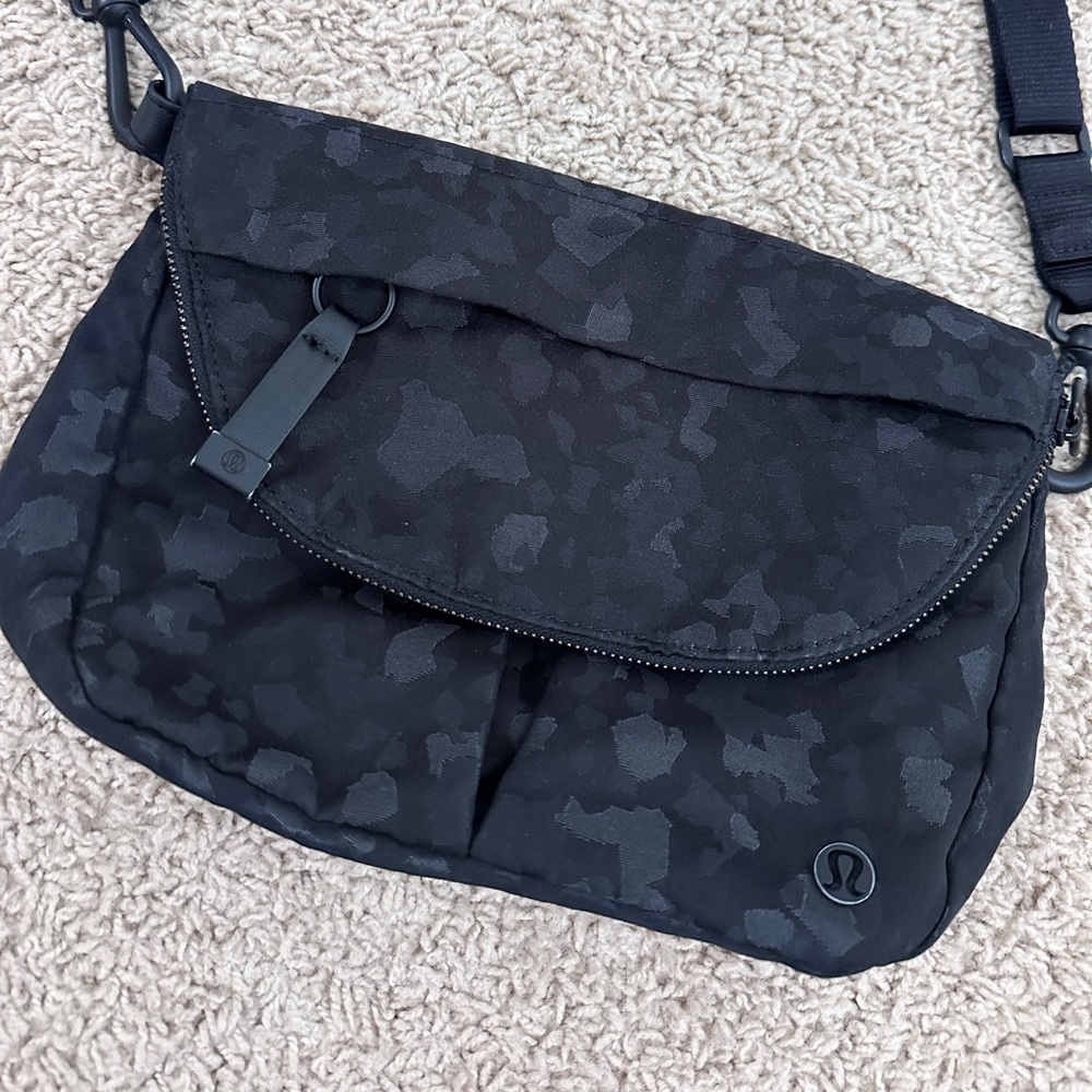 Lululemon All Night Festival Bag